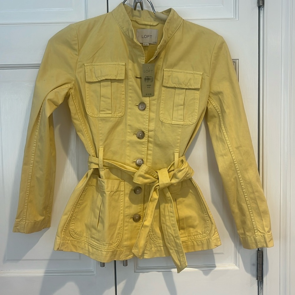 Loft light weight yellow jacket, xxsp, nwt